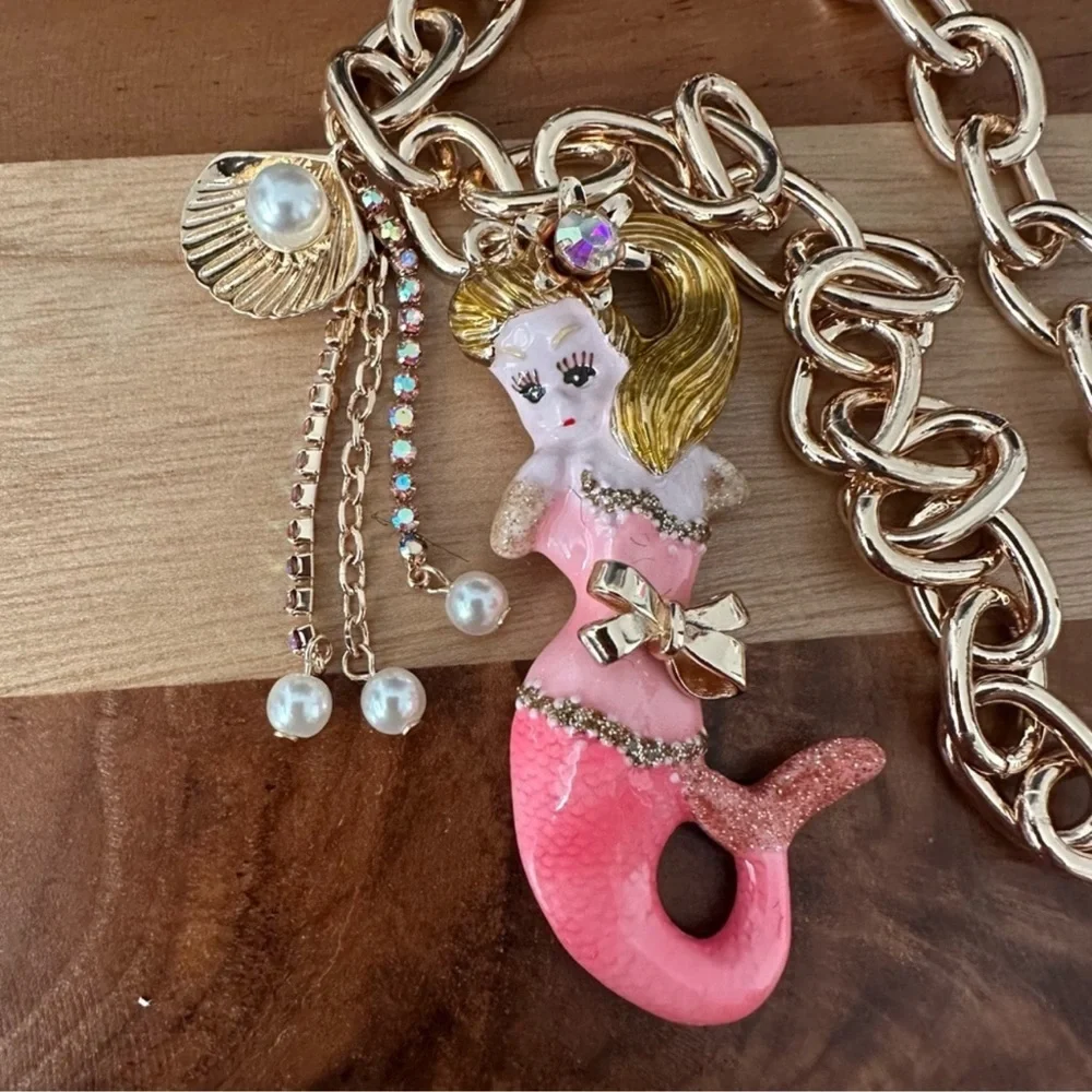 Betsey Johnson Gold Tone Pink Mermaid Seashell Crystal Pearl Collar Necklace